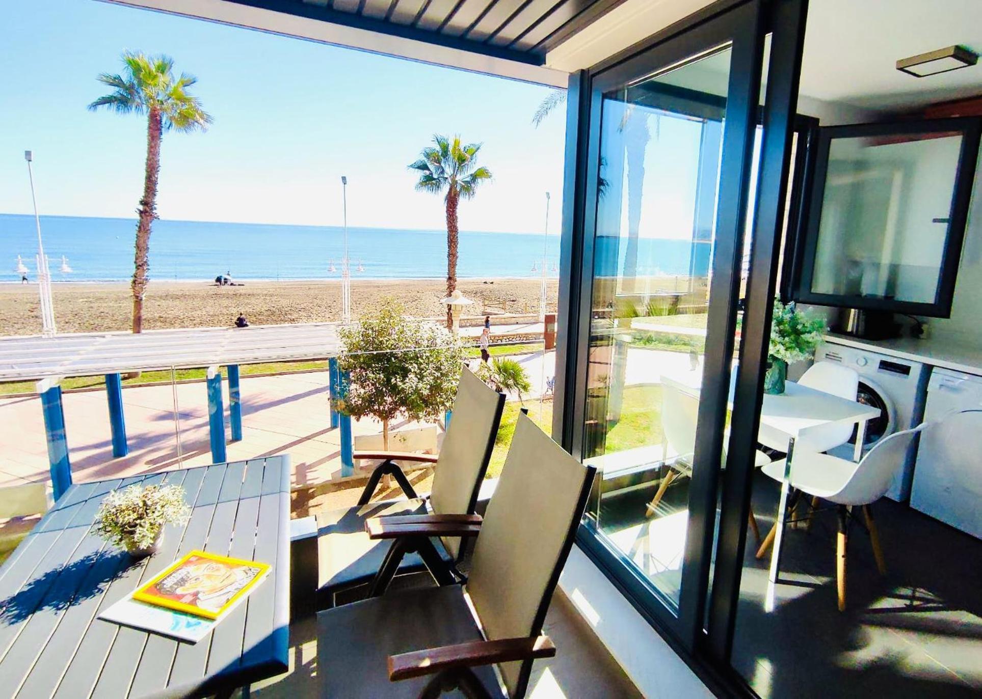 Gran Vivienda De Lujo Frente Al Mar Lägenhet Málaga Exteriör bild
